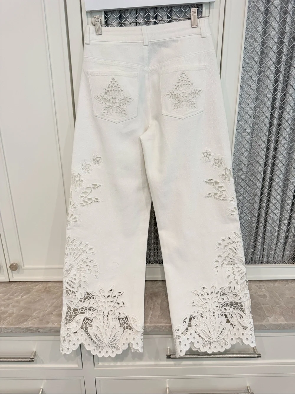 Farm Rio High Rise Embroidered Eyelet off-white Denim Wide Leg Pants - size 26 - Picture 9 of 13